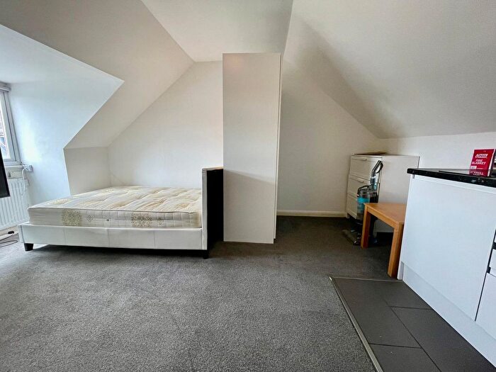 1 Bedroom Studio To Rent In Canterbury Road, Watford, WD17