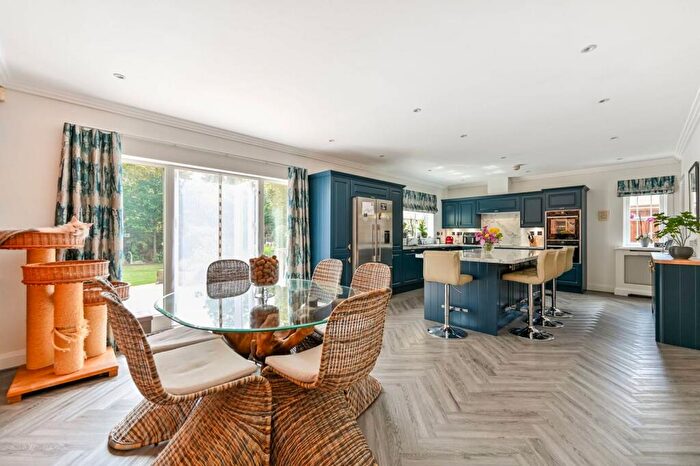 5 Bedroom Detached House For Sale In The Bryher, Maidenhead, SL6