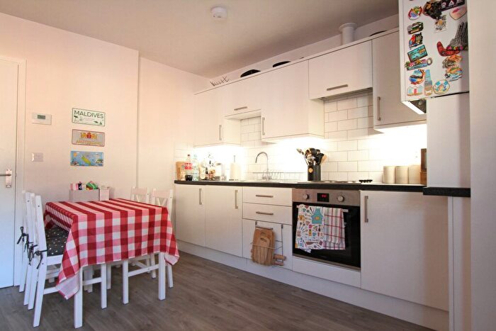 1 Bedroom Flat To Rent In Parsons Street, Banbury, Oxon, OX16