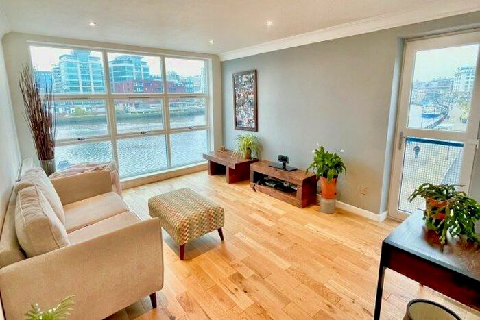 2 Bedroom Flat To Rent In Quayside Mariners Wharf, Newcastle Upon Tyne, NE1