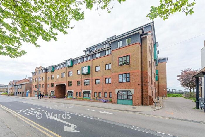 1 Bedroom Flat For Sale In West Street, Gravesend, Kent, DA11