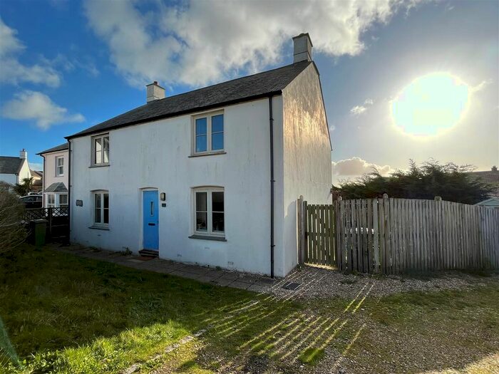 3 Bedroom Cottage To Rent In Bezant Place, Pentire, Newquay, TR7