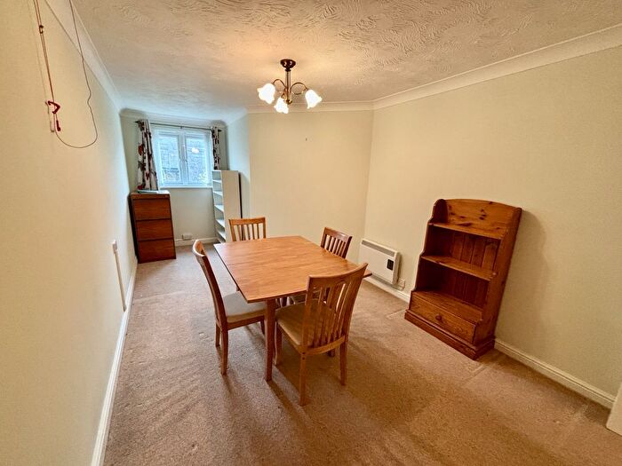 2 Bedroom Flat For Sale In East Terrace, Penzance, TR18