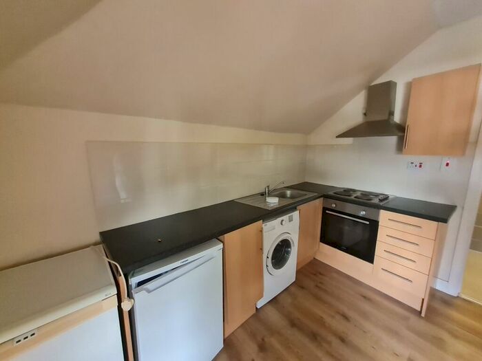 Apartment To Rent In Gabriels Hill, Maidstone, ME15