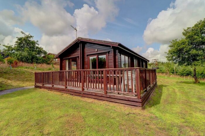 3 Bedroom Chalet For Sale In Woolsery, Bideford, EX39
