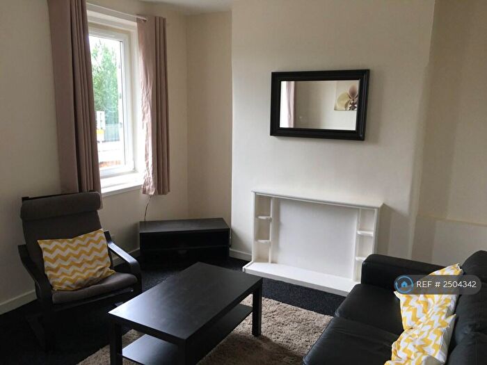 2 Bedroom Flat To Rent In Stevenson Drive, Edinburgh, EH11