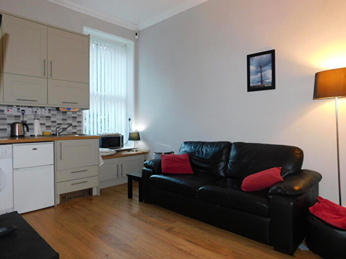1 Bedroom Flat To Rent In , Madeira Street, Edinburgh, EH6