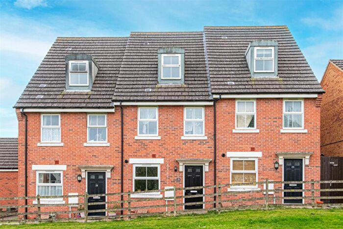3 Bedroom Town House For Sale In Clarendon Close, Lt Stanion, Corby, NN18