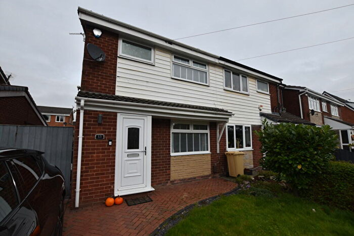 3 Bedroom Semi-Detached House To Rent In Timsbury Close Bolton Lancashire, BL2