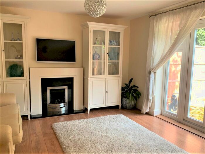 4 Bedroom End Of Terrace House To Rent In Rythe Close, Claygate, Esher, KT10