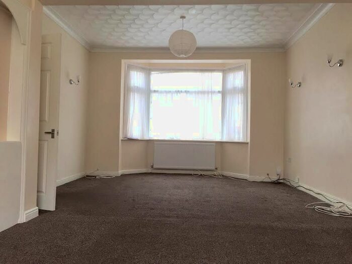 3 Bedroom Terraced House To Rent In Brockham Drive, Newbury Park, IG2