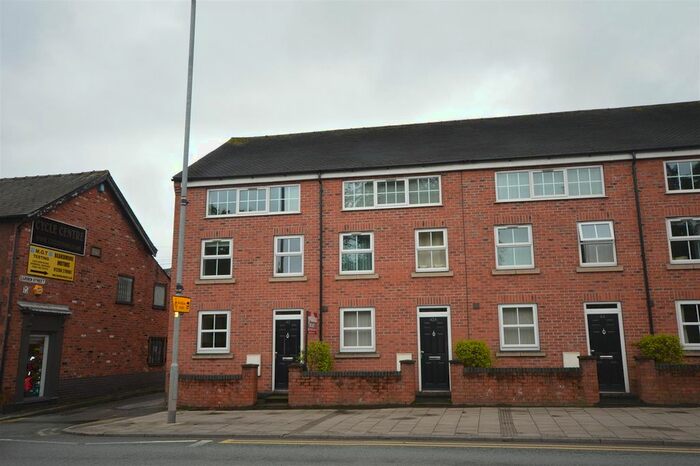 3 Bedroom Semi-Detached House To Rent In West Road, Congleton, CW12