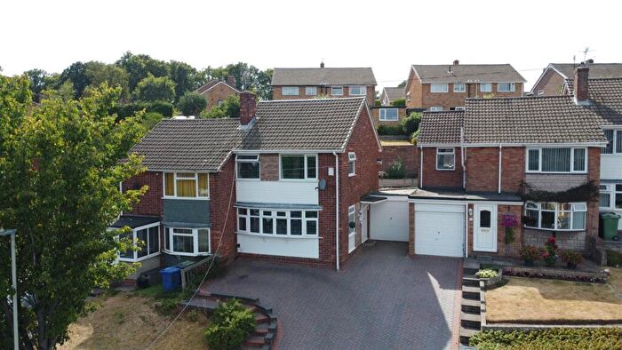 3 Bedroom Semi-Detached House For Sale In Balmoral Road, Stourbridge, DY8