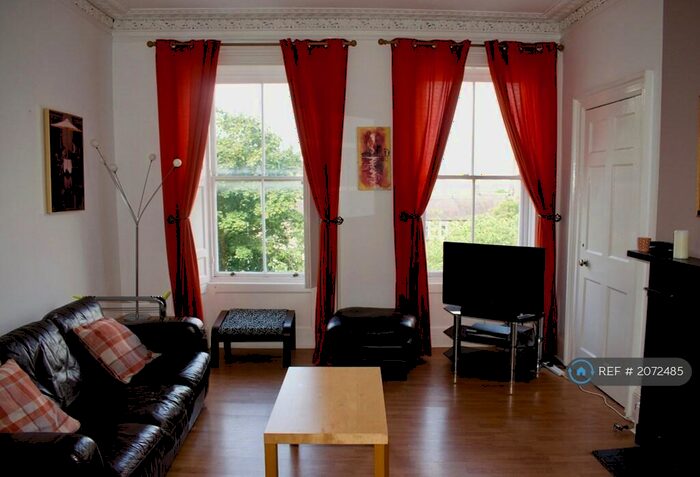 3 Bedroom Flat To Rent In Gardner's Crescent, Edinburgh, EH3