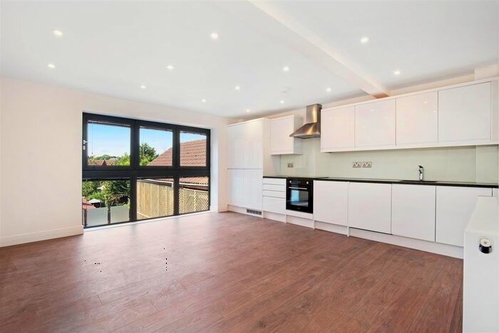 2 Bedroom Flat To Rent In High Street, - High Street, Ruislip, HA4