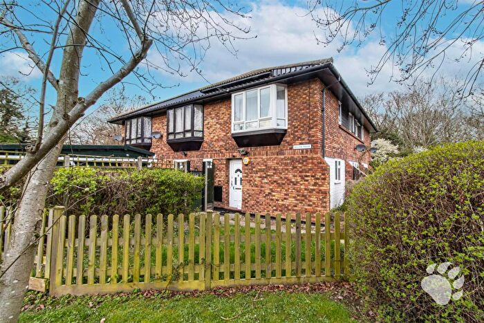 1 Bedroom Maisonette For Sale In Bartlow Side, Basildon, SS13