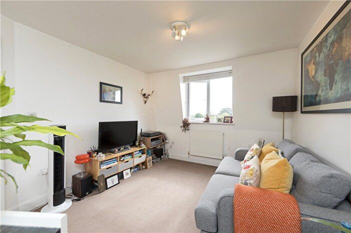 1 Bedroom Flat For Sale In Liddesdale House East, Galsworthy Road, KT2