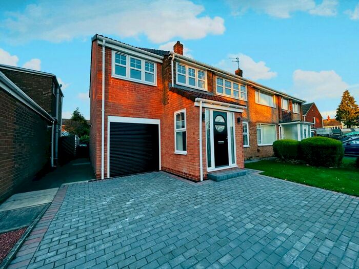 4 Bedroom Semi-Detached House To Rent In Oxfordshire Drive, Belmont, DH1