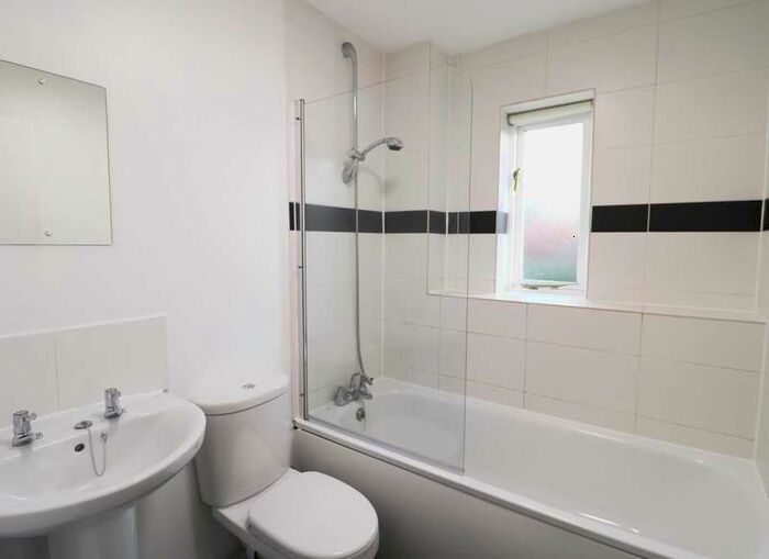 2 Bedroom House To Rent In Elder Way, Oxford, OX4