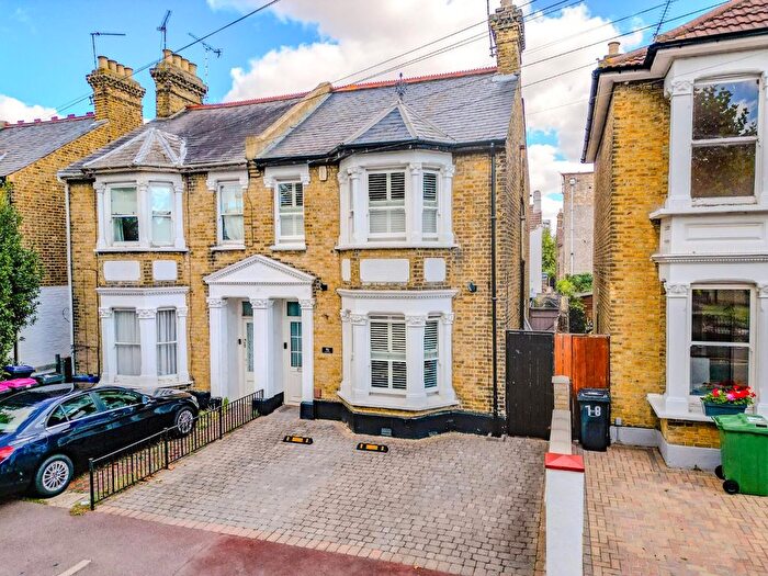 3 Bedroom Semi-Detached House For Sale In Park Road, Westcliff-On-Sea, SS0