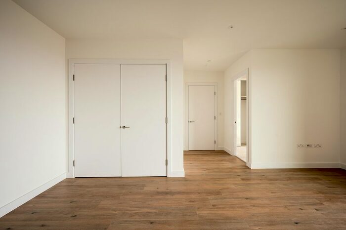 1 Bedroom Flat To Rent In Riverstone Heights, Reed Avenue, London, E3