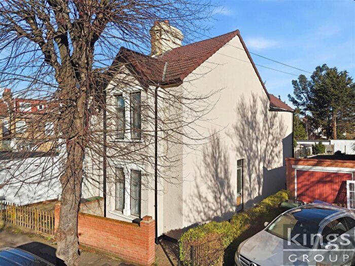 3 Bedroom Semi Detached House For Sale In Colmore Road, Enfield, EN3