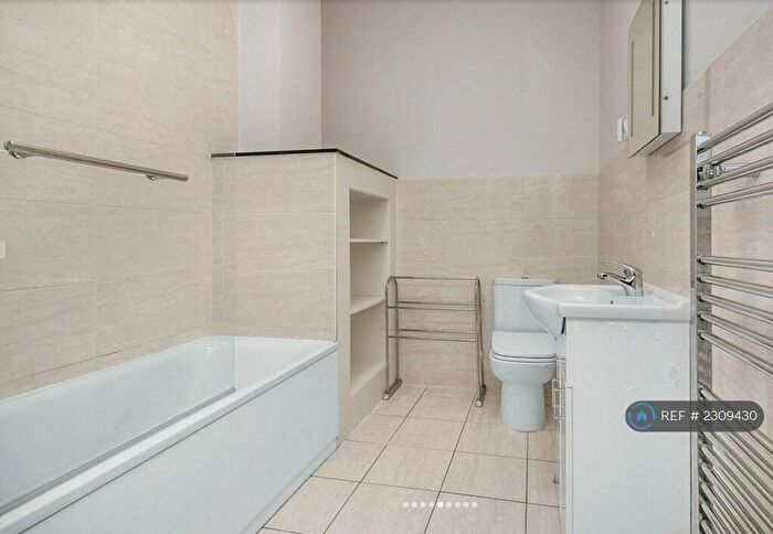 2 Bedroom Flat To Rent In Babik Court, London, E8