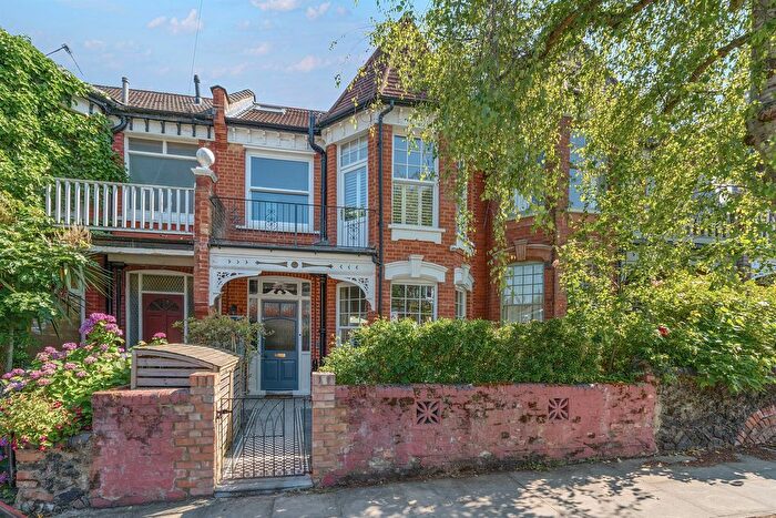 4 Bedroom Terraced House For Sale In Woodside Road, London, N22