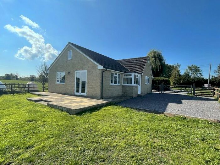 2 Bedroom Bungalow To Rent In Dropping Lane, Bruton, BA10