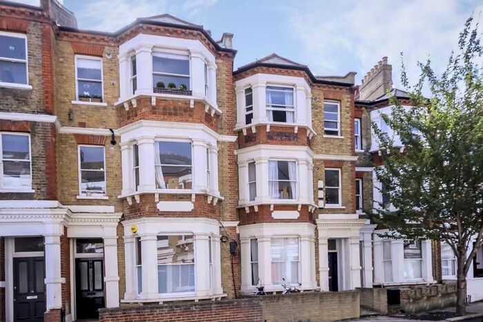 2 Bedroom Flat To Rent In Handforth Road, London, SW9