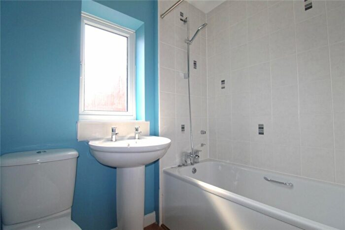 4 Bedroom Detached House For Sale In Gundy Grove, Trowbridge, BA14