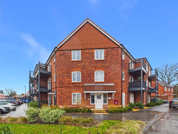 1 Bedroom Flat For Sale In Flat, Frost House, Valley Drive, Crawley, RH10
