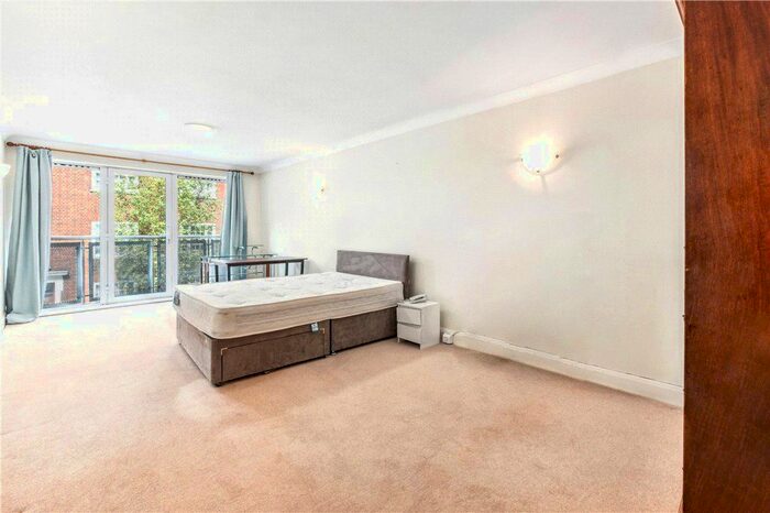 2 Bedroom Flat To Rent In Regency Street, London, SW1P
