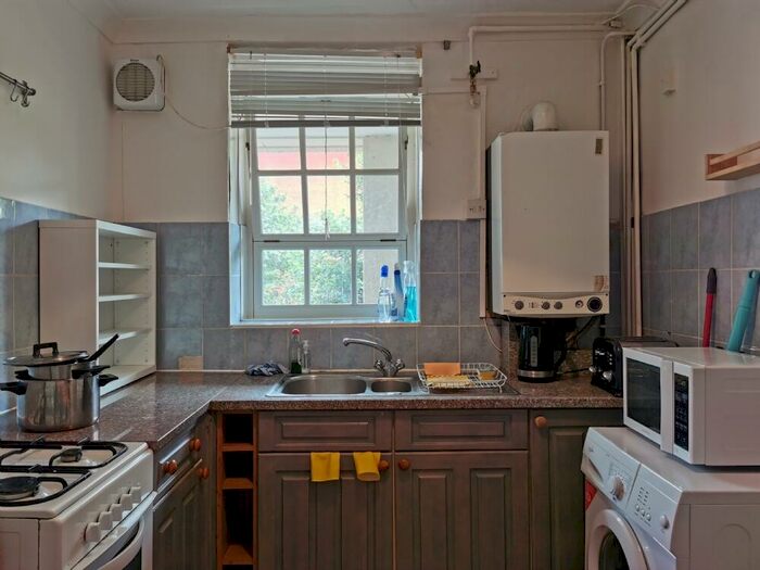 3 Bedroom Flat To Rent In Ossulston Street, Euston, NW1