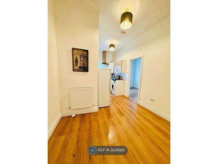 1 Bedroom Flat To Rent In High Road Leytonstone, London, E11