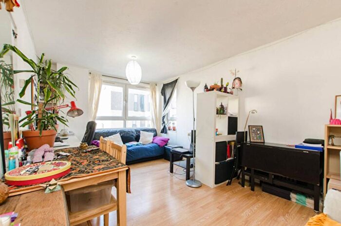 1 Bedroom Flat For Sale In Hoxton Street, Hoxton, London, N1