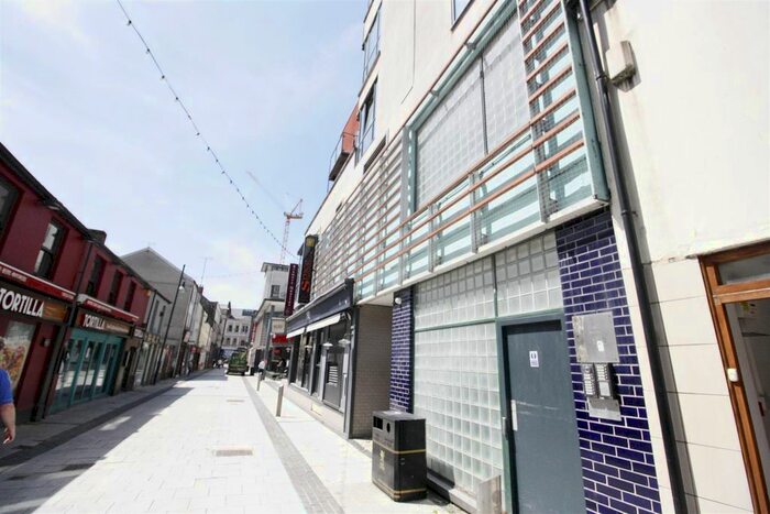 1 Bedroom Flat To Rent In Caroline Street, Cardiff CF10