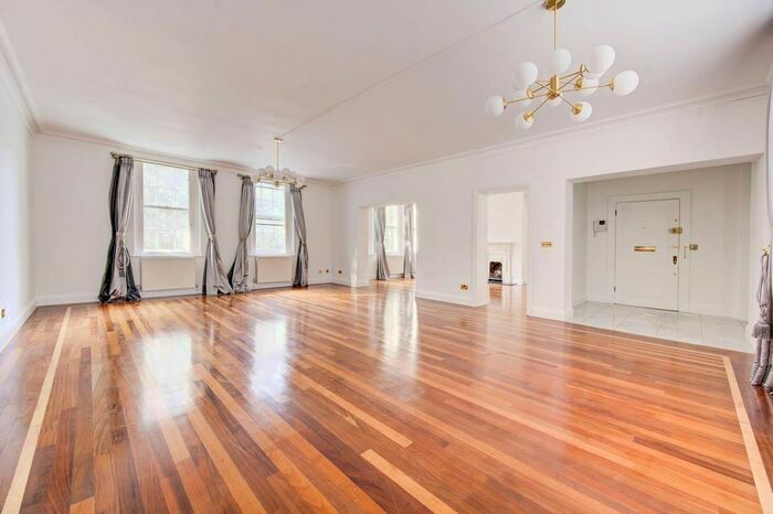 4 Bedroom Flat To Rent In Warwick Gardens, High Street Kensington, London, W14