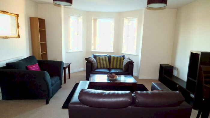 2 Bedroom Apartment To Rent In Heyesmere Court, L17