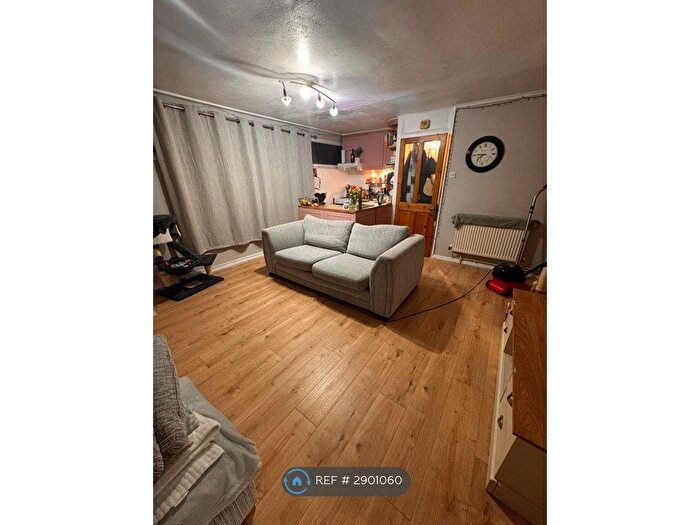 1 Bedroom Flat To Rent In Craybury End, New Eltham, SE9
