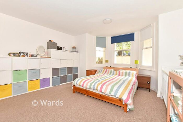 2 Bedroom Apartment For Sale In Augusta Gardens, Folkestone, Kent, CT20