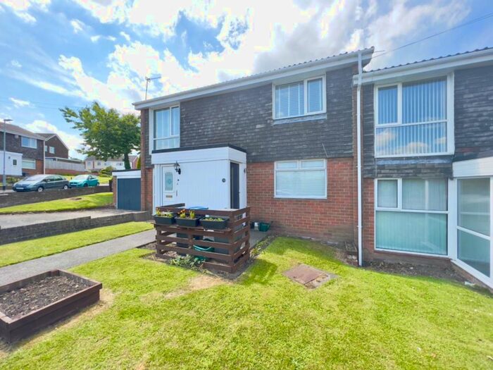 2 Bedroom Apartment To Rent In Prebends Field, Gilesgate, Durham, DH1