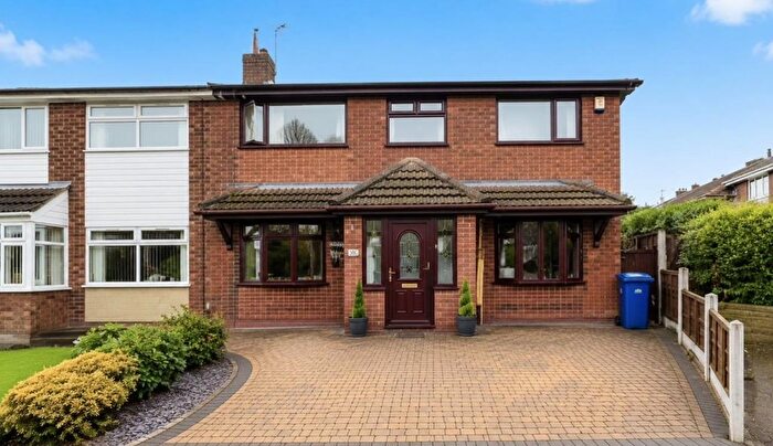 4 Bedroom Semi Detached House For Sale In Moss Close, Radcliffe, Manchester, M26
