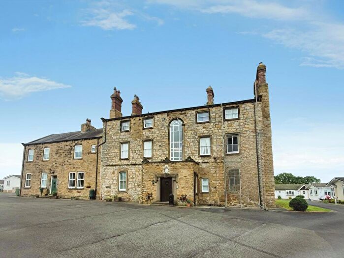 3 Bedroom Flat For Sale In Hall Road, Leeds, LS26