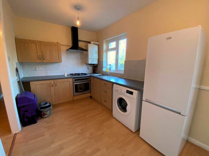 1 Bedroom Flat To Rent In Norwood Road, Southall, Middlesex, UB2