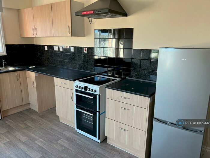 1 Bedroom Flat To Rent In Strand Street, Grimsby, DN32