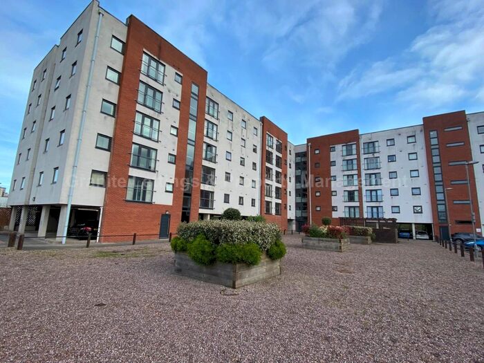 3 Bedroom Flat To Rent In Ladywell Point, Pilgrims Way, Salford, M50