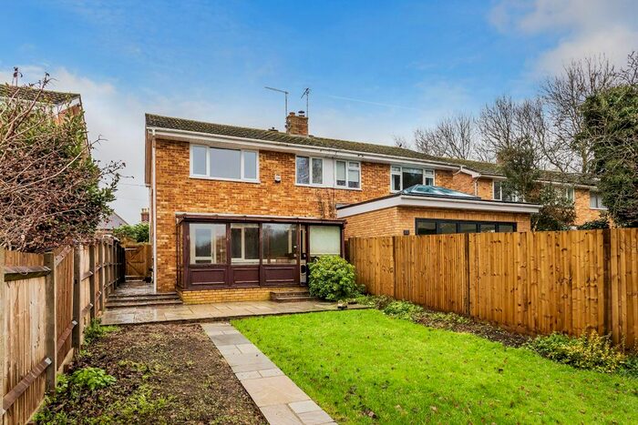 3 Bedroom Semi-Detached House To Rent In Victoria Close, Edenbridge, TN8