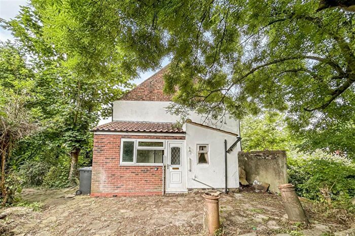 3 Bedroom Semi-Detached House For Sale In Silversides Lane, Scawby Brook, Brigg, DN20