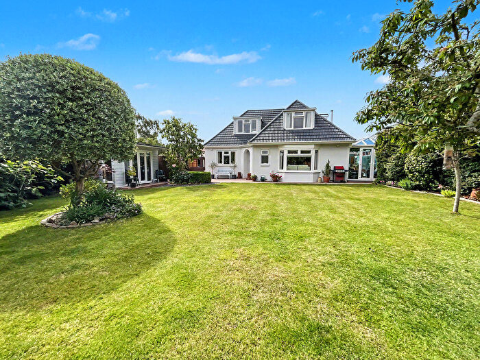 5 Bedroom Detached House For Sale In West Christchurch, BH23